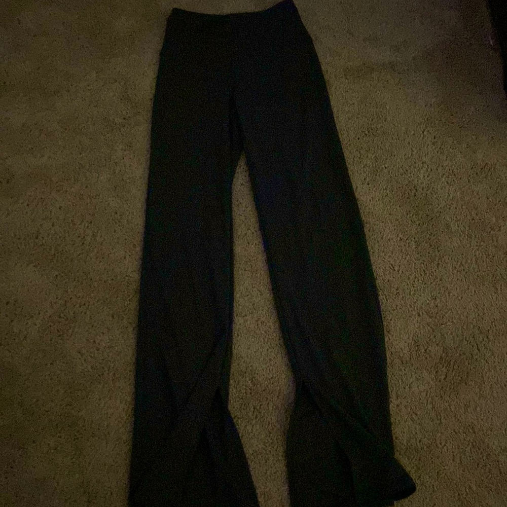DSG flared leggings, no rips, worn once, back pocket above the DSG sign.